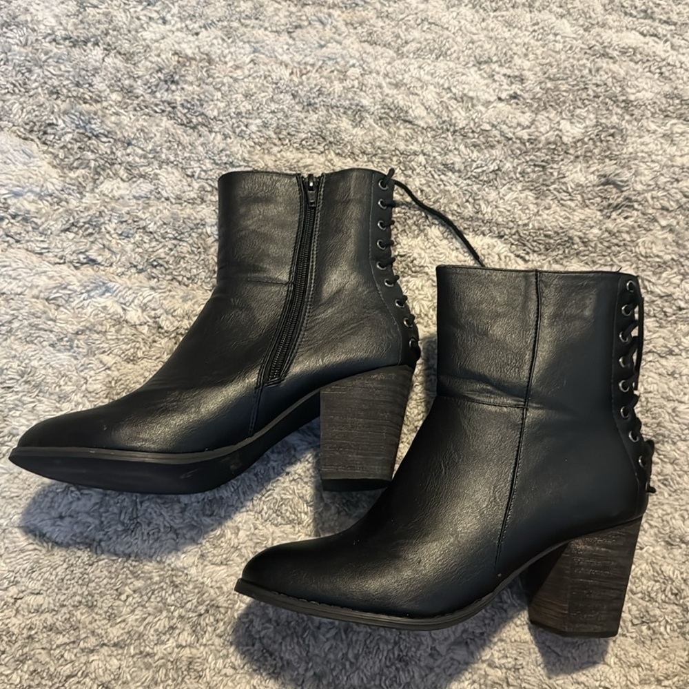 A.X.N.Y AMERICAN EXCHANGE HEEL BOOTS | SIZE 9